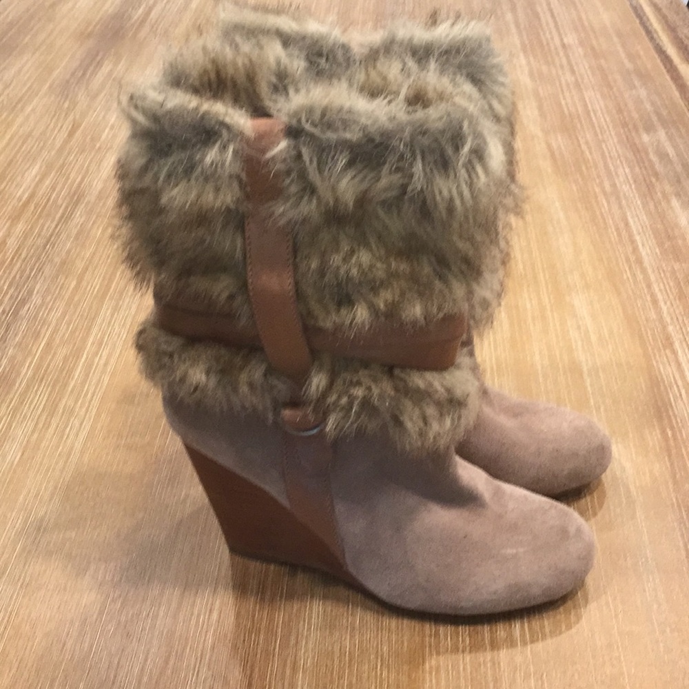 Fergie Boots with Faux Fur.